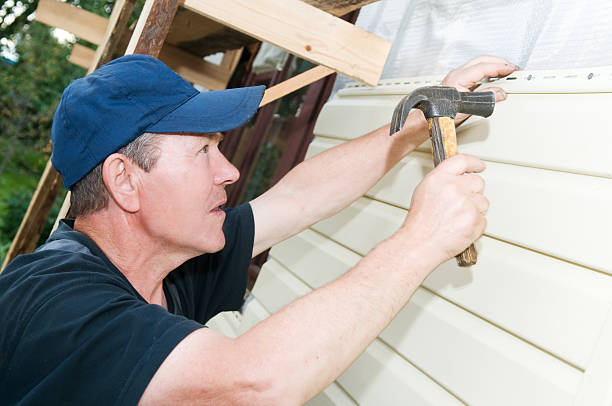 Siding Removal and Disposal in Maine, WI